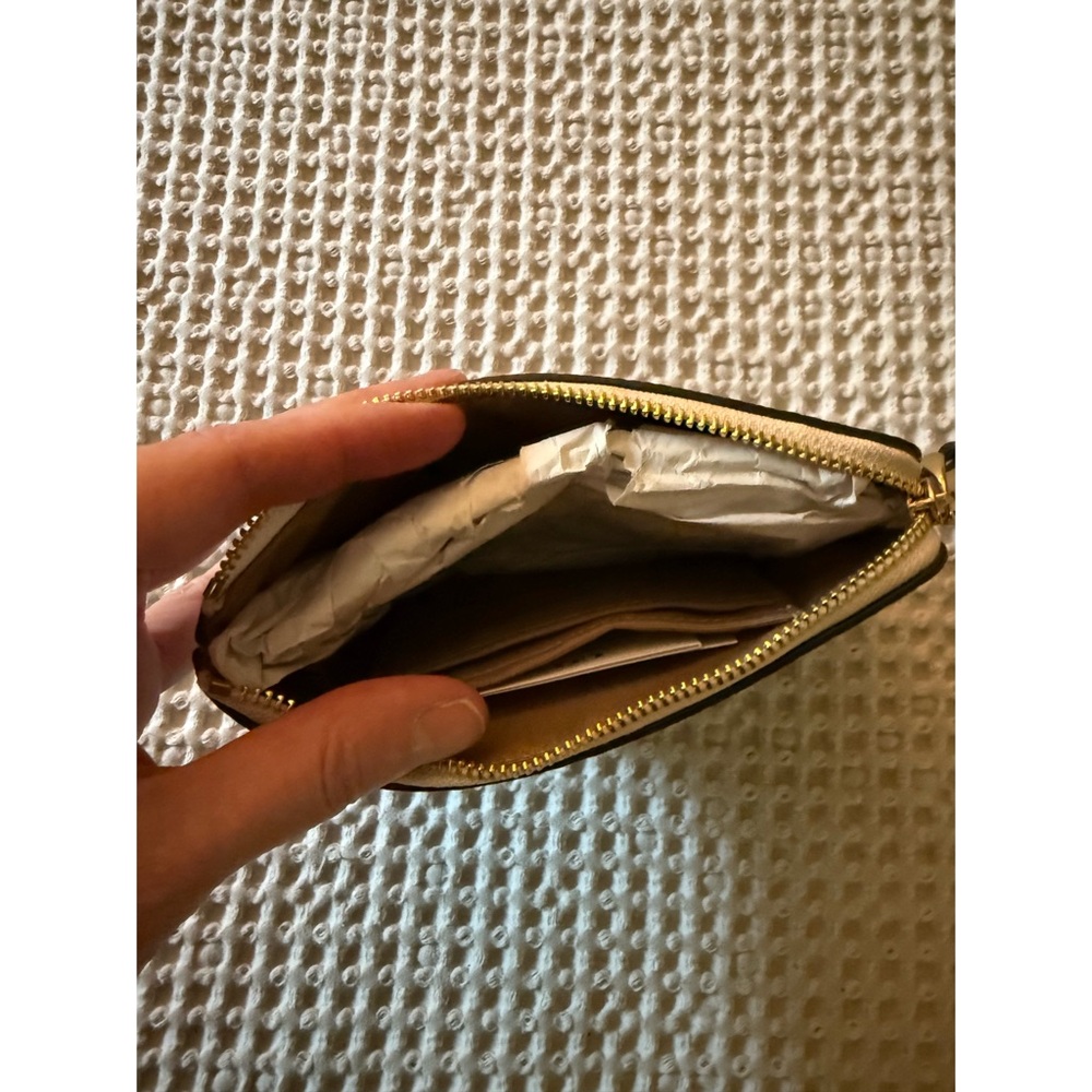 Coach Corner Zip Wristlet with Seashell Print 🐚 - Picture 6 of 7